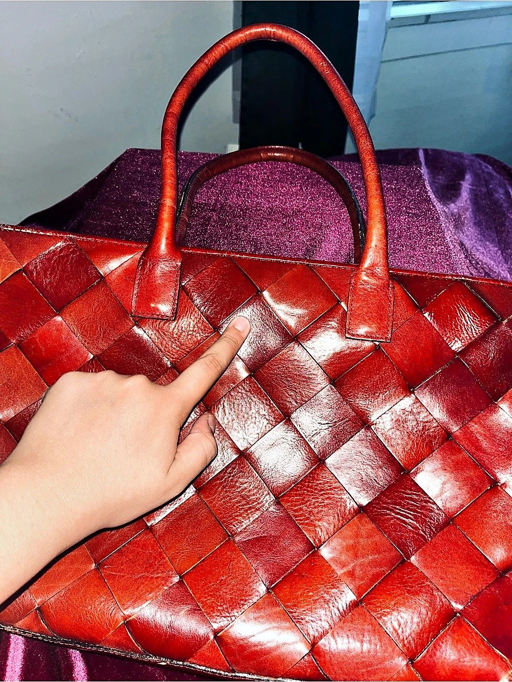 Wilsons Italian Leather Red Woven Purse - Picture 8 of 8